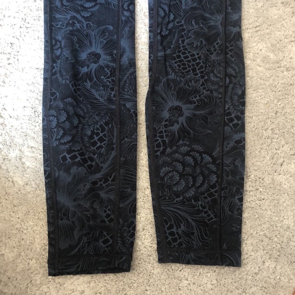 Navy Lululemon Leggings (Size 4) - Picture 7 of 7